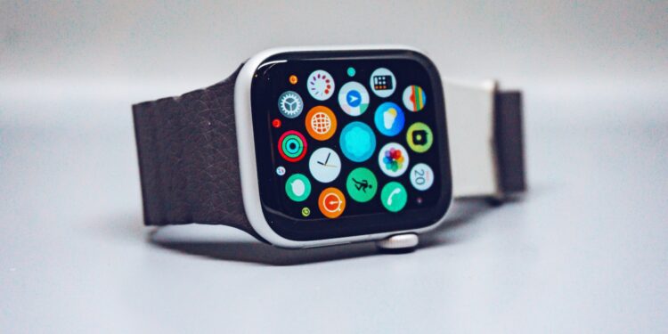 Apple Watch screen showing WatchOS homescreen